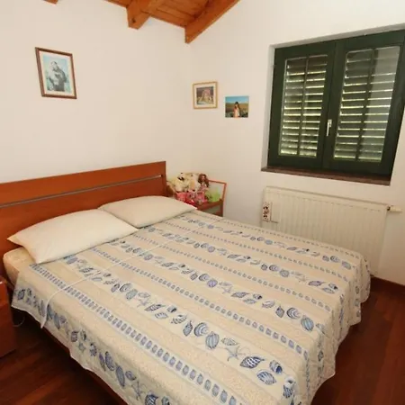 With A Parking Space Preko, Ugljan - 8431 Apartment