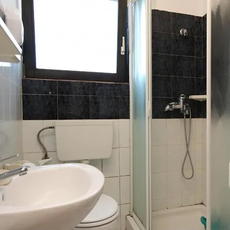 With A Parking Space Preko, Ugljan - 8431 Apartment *