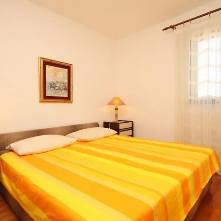 Apartment With A Parking Space Preko, Ugljan - 8431 Preko