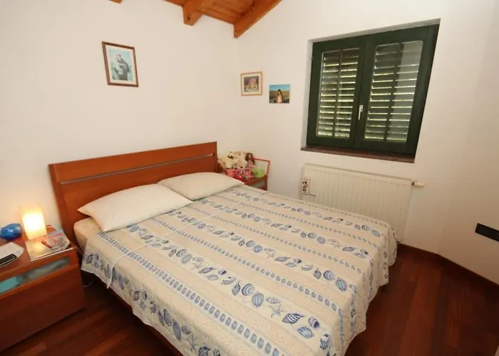 With A Parking Space Preko, Ugljan - 8431 شقة