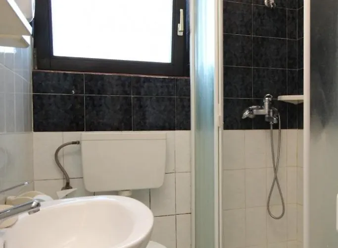 With A Parking Space Preko, Ugljan - 8431 شقة *