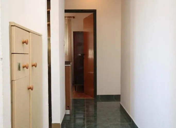 With A Parking Space Preko, Ugljan - 8431 * بريكو