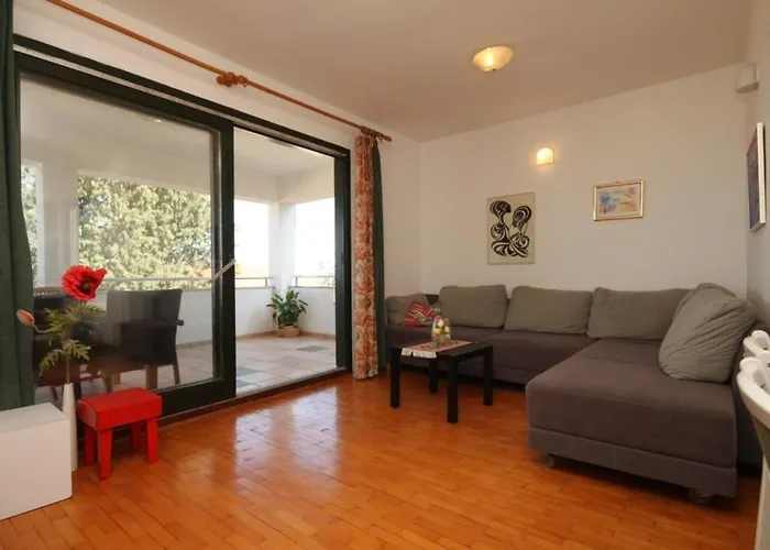 With A Parking Space Preko, Ugljan - 8431 بريكو