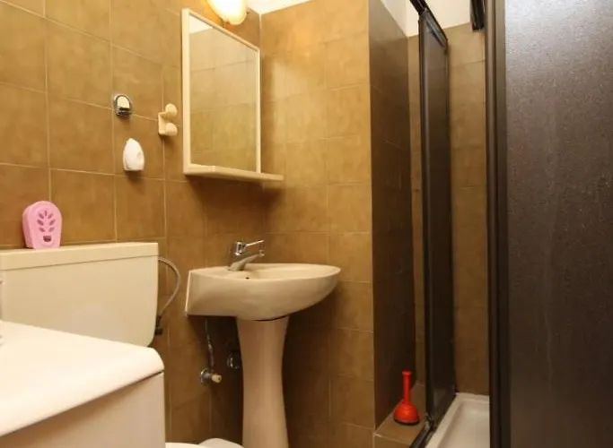 With A Parking Space Preko, Ugljan - 8431 شقة *