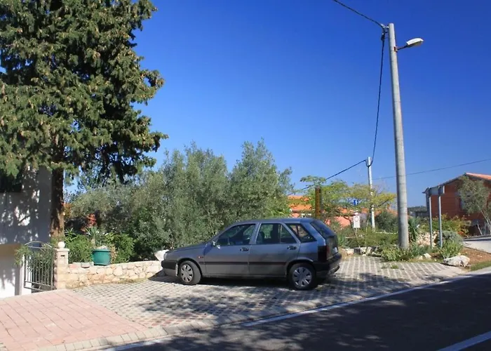 With A Parking Space Preko, Ugljan - 8431 شقة *